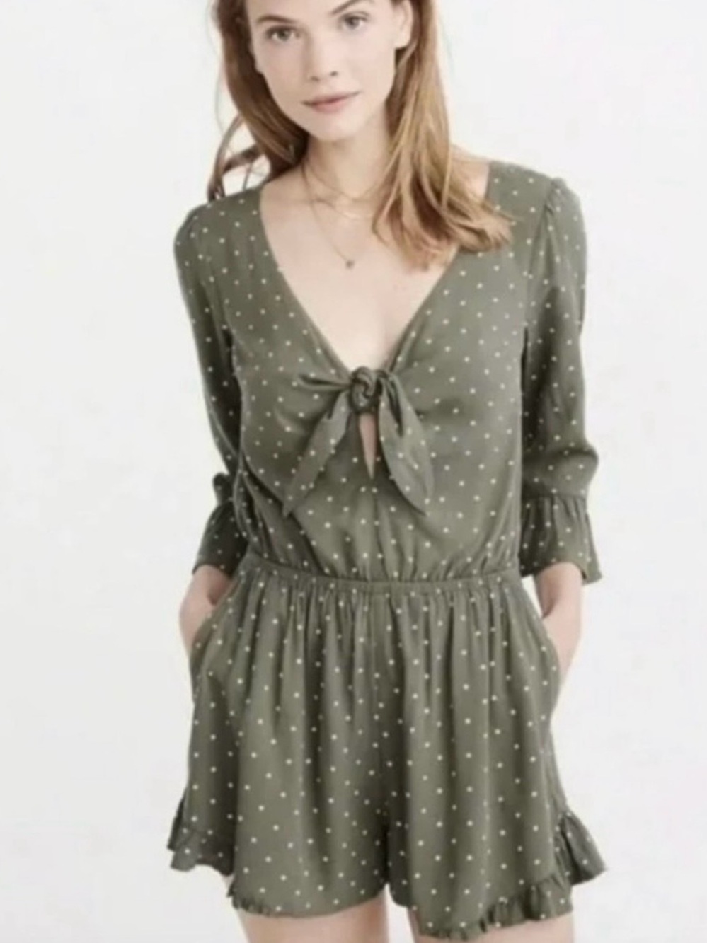 Abercrombie & Fitch Sage Green
White Polka Dot Front Tie Romper